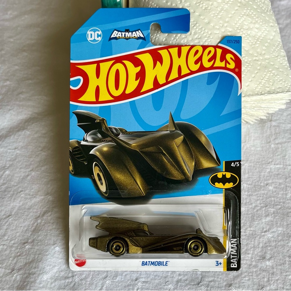 Batman Batmobile Hot Wheels